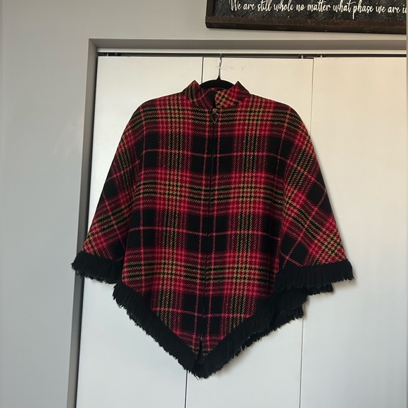 Vintage 60s Poncho Dutchmaid Pink Red Plaid Wool Tweed with Fringe and Zipper - Picture 3 of 9
